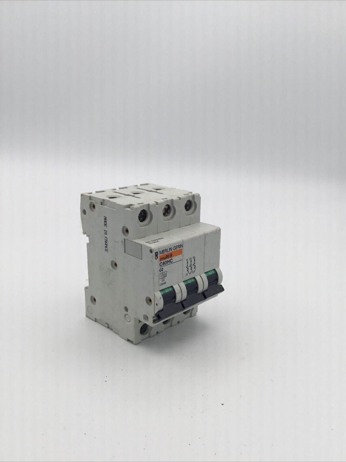C60HC C2 MERLIN GERIN MULTI 9 C60HC C2 25668 2A TYPE C MCB 3 MODULE POLE 10kA BREAKER