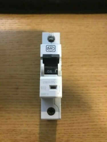 MK Sentry 5932s 60898 32 Amp B32 Single Pole MCB - Indicator bottom right NEW