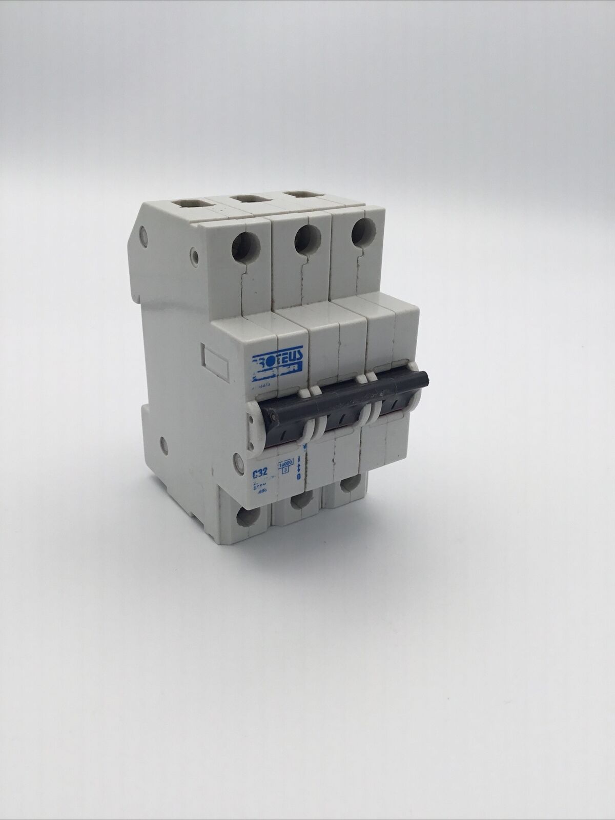 Proteus MCB 32 Amp Triple Pole 3 Phase Breaker Type C 32A Geyer 31032/3