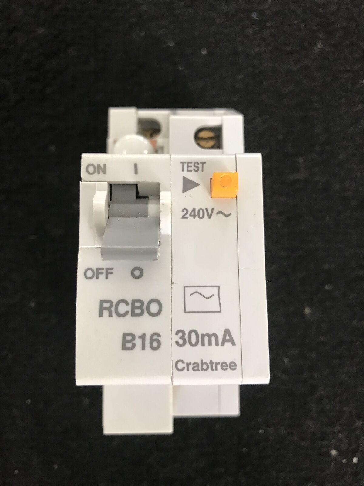 Crabtree SB6000 RCBO 16 Amp 30mA Type 1 16A RCCB 6116/030