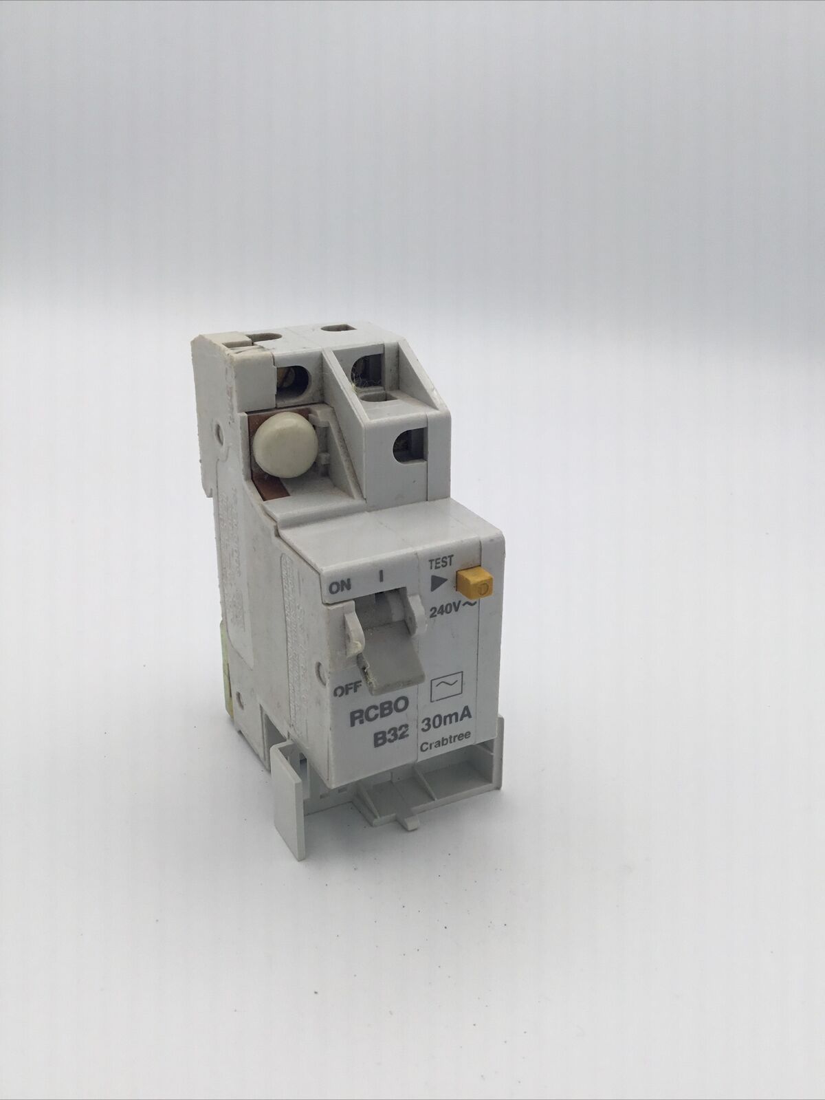Crabtree Starbreaker RCBO 32 Amp 30mA B32 Type B 32A 61/B3230 Older Style