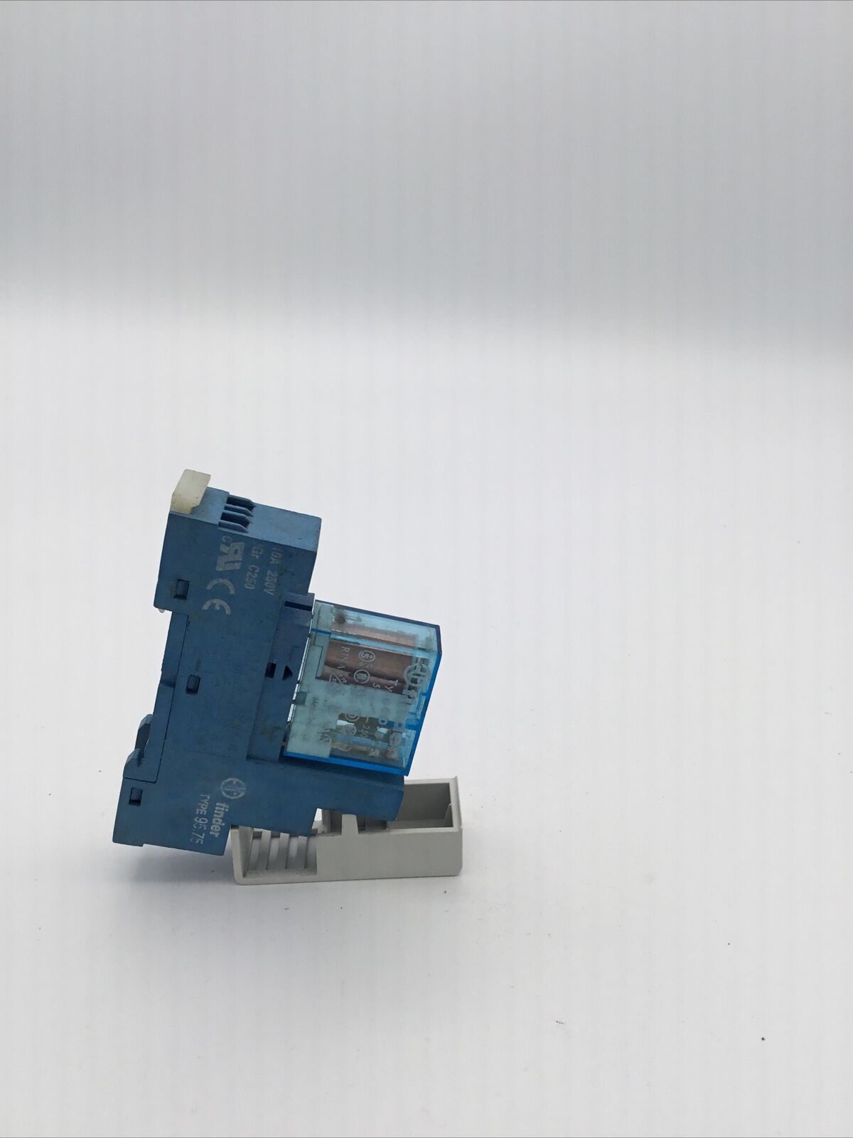 FINDER TYPE 40.52S 24VDC Power Relay with 95.75 Socket