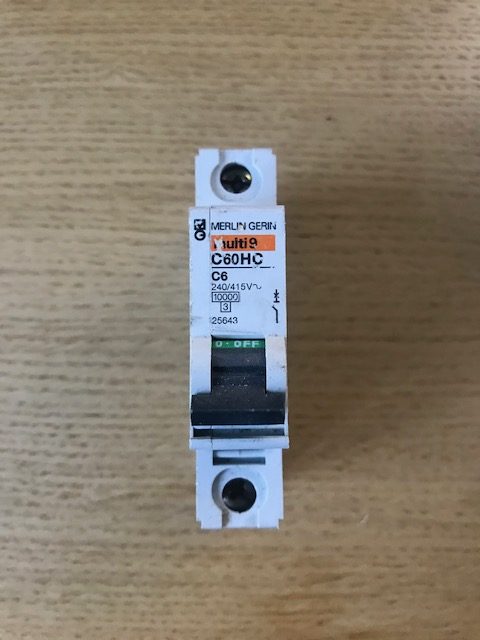 MERLIN GERIN C60HC 6AMP C TYPE C6 SINGLE POLE SP 1P MCB FUSE SWITCH UNIT 25643