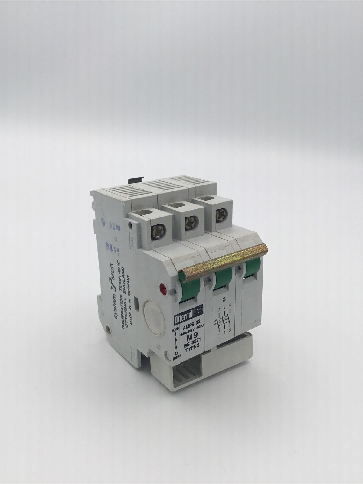 OTTERMILL System T B32 32 AMP M9 Type 3 MCB CIRCUIT BREAKER TRIPLE POLE