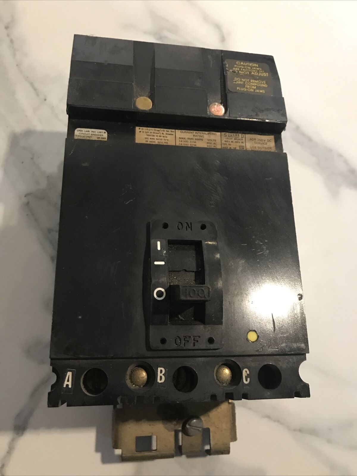 SQUARE D 100 AMP 14kA TRIPLE POLE MCCB FA36100 100A