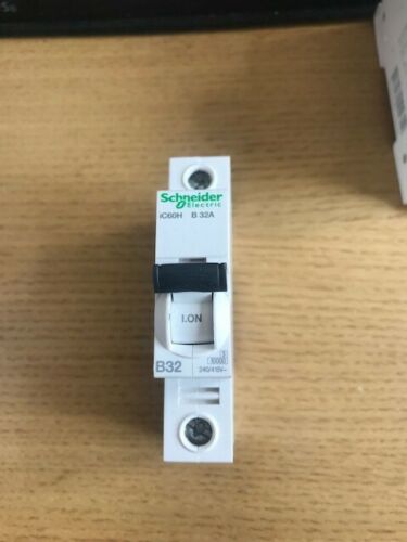 C60HB132 Schneider iC60H Single Pole MCB's 32A B32 Type B 10K